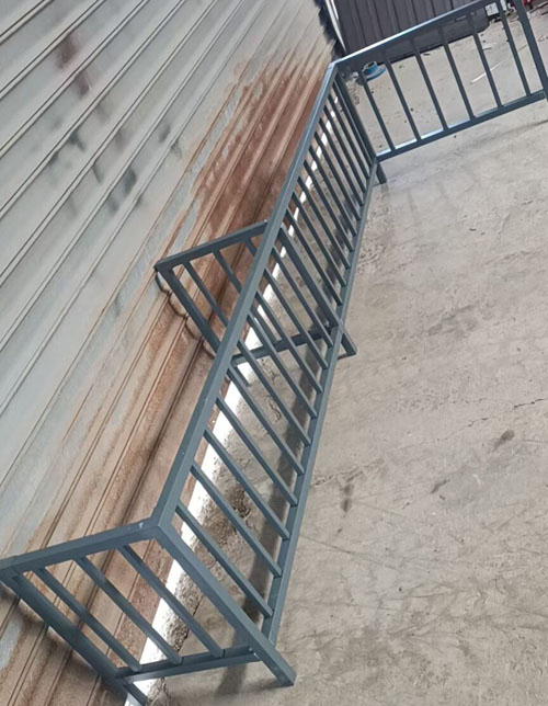 陽臺、庭院、樓梯鋅鋼護(hù)欄