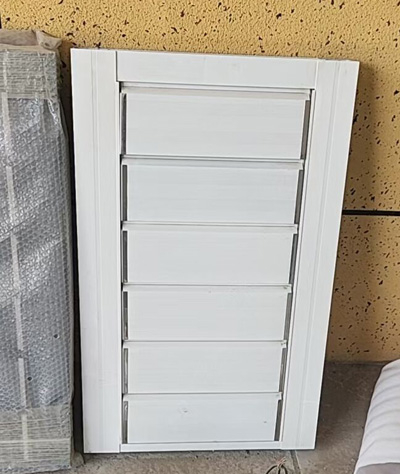 電動(dòng)百葉窗半成品